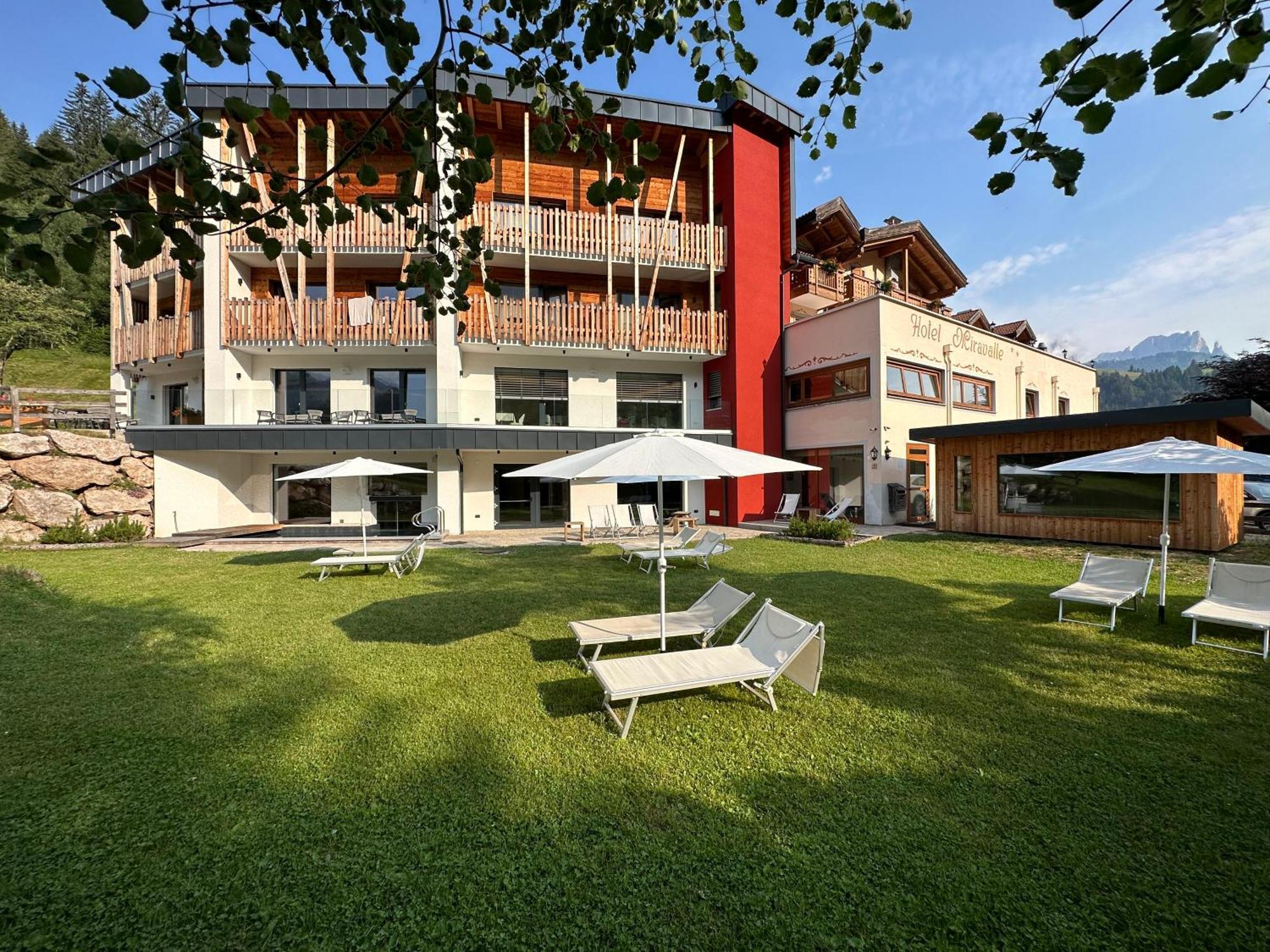 Hotel Miravalle Сорага Екстер'єр фото