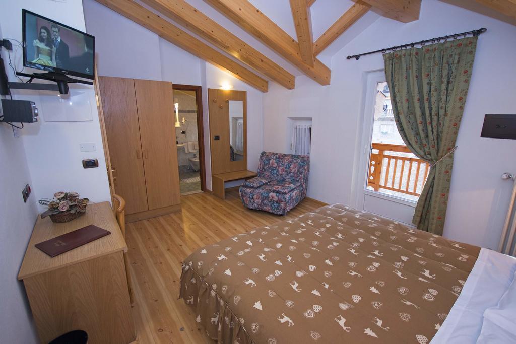Hotel Miravalle Сорага Екстер'єр фото