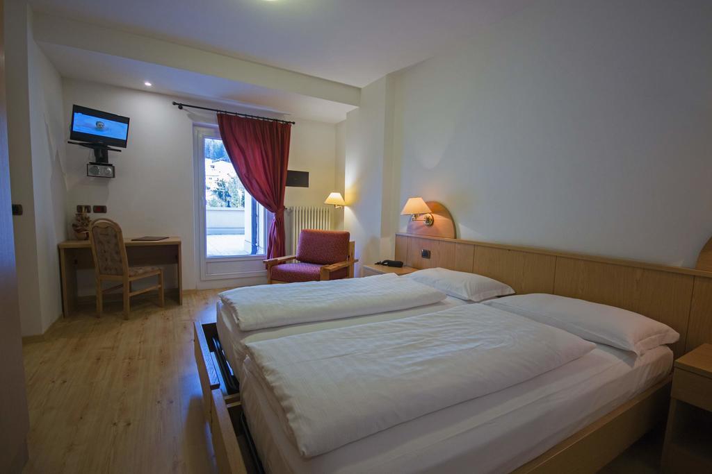 Hotel Miravalle Сорага Екстер'єр фото